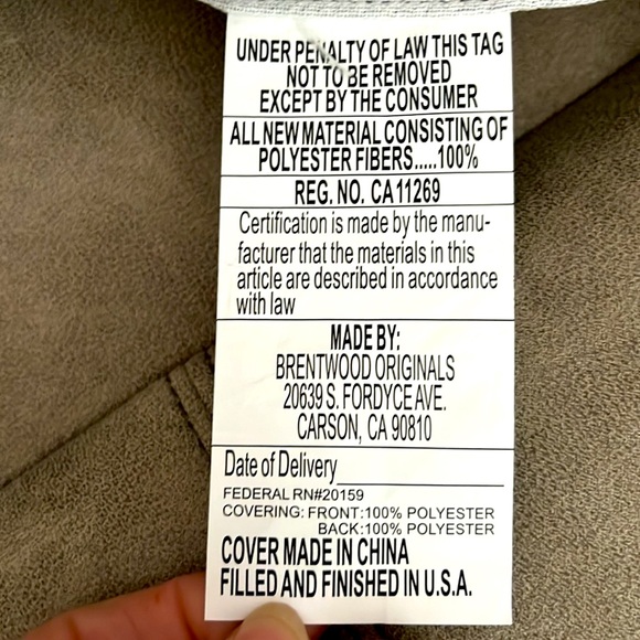 CLEARANCE🔖 NWT🎄 KOHLS 18x18 CHERRY RED TRUCK DOG WREATH CHRISTMAS THROW PILLOW - Picture 3 of 5